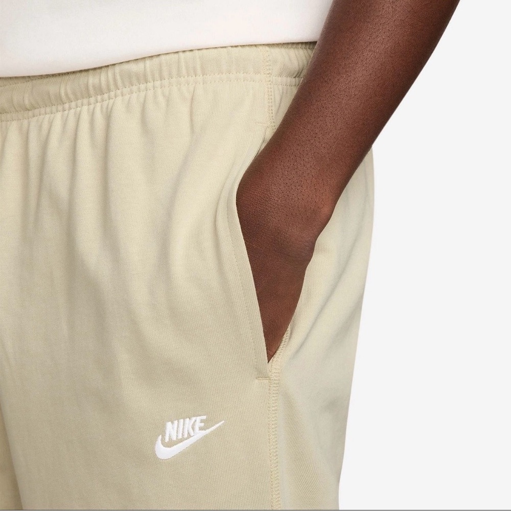 Nike Men's Beige Jogger Pants Elastic Waist Pockets Size XL FQ4330-229 - Picture 3 of 5